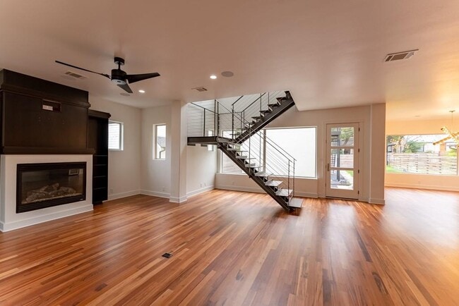 Photo - 716 Post Oak St