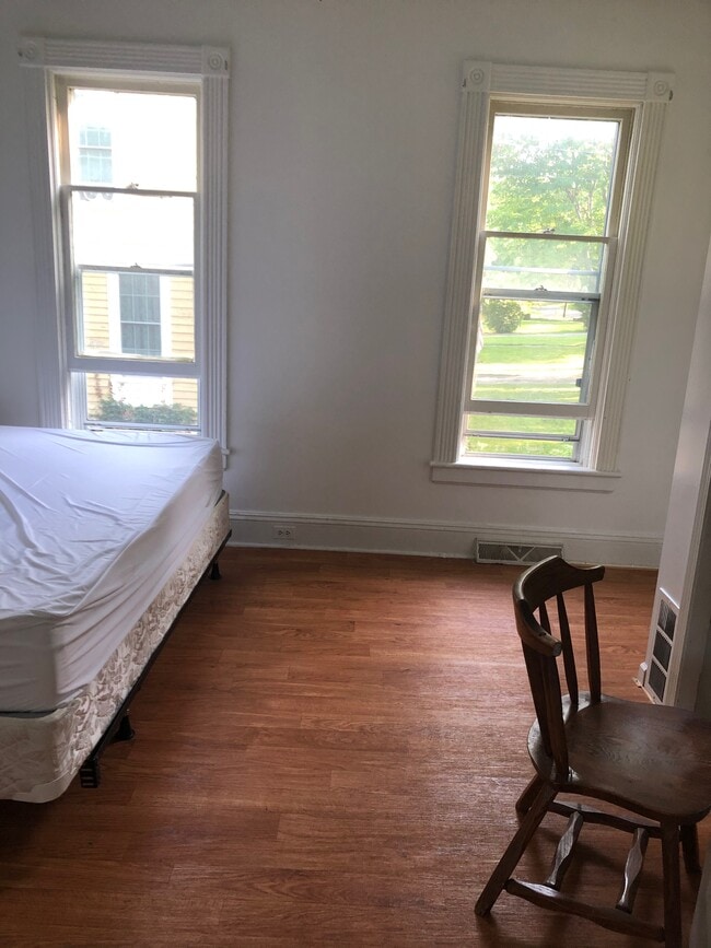 Photo - 68 2nd St