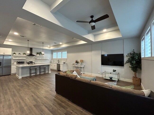 Building Photo - 2BED / 1BATH Condo/Townhome For Lease! Available NOW! Unit 123 Fairview Ave.  3