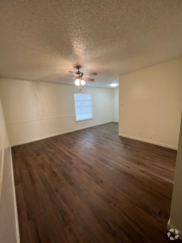 Building Photo - 1702 Kirk Ave Rental