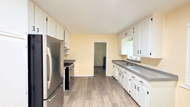 Spacious 4 Bedroom, 3 Bathroom Home with a Pool!