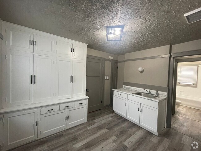 Building Photo - 3323 N 36th St Unit 3323 N 36th St Rental