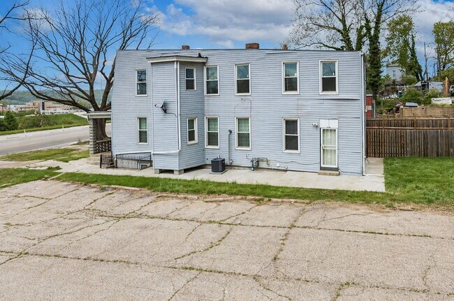 Photo - 2954 Central Pkwy