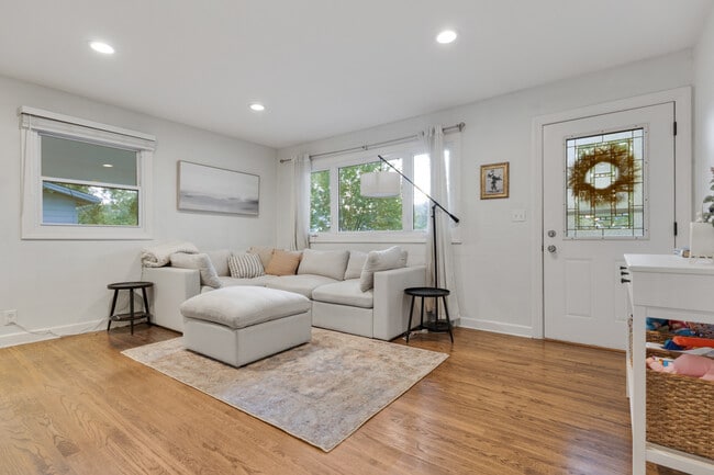 Photo - 328 S 14th St