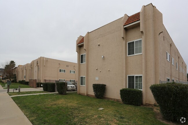 Photo - Sun Vistas Apartments