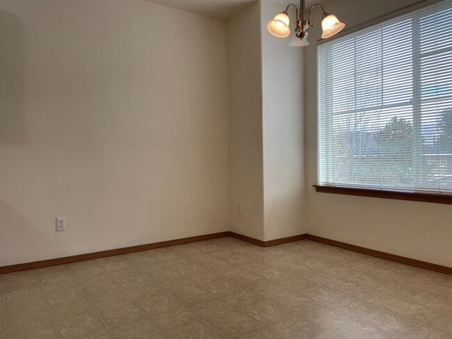Photo - 1525 Maple St Unit 3