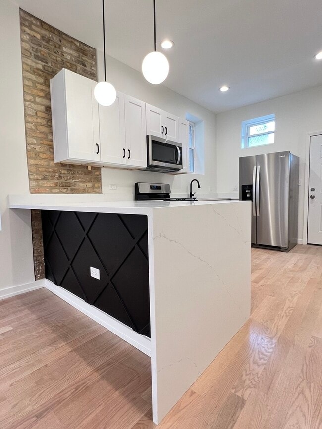 Photo - 1329 W 19th St