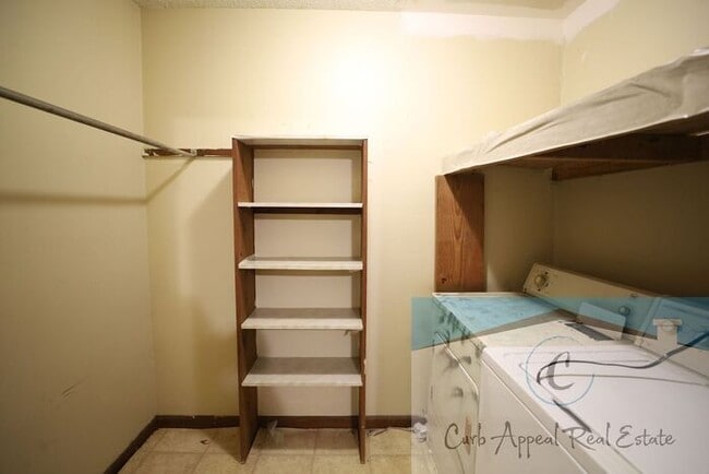 Photo - Spacious 1 bed /1 full bath apt