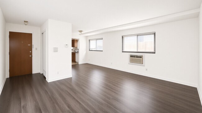 1947 W Granville Ave Unit 1N
