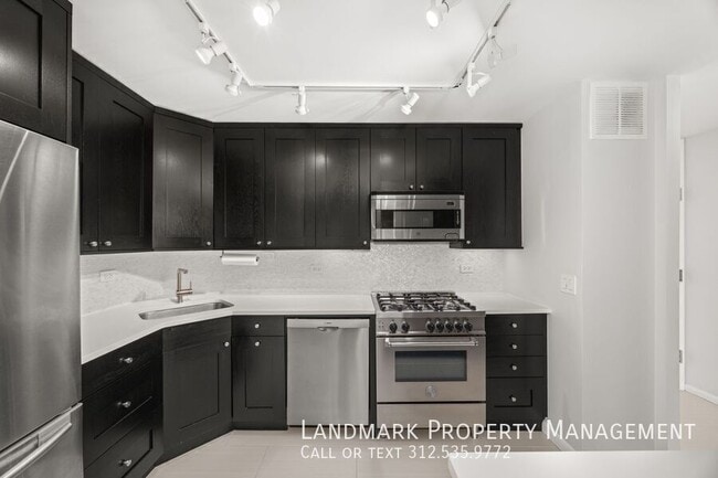 Photo - 2800 North Lakeshore Drive-Unit 505 Unidad 505