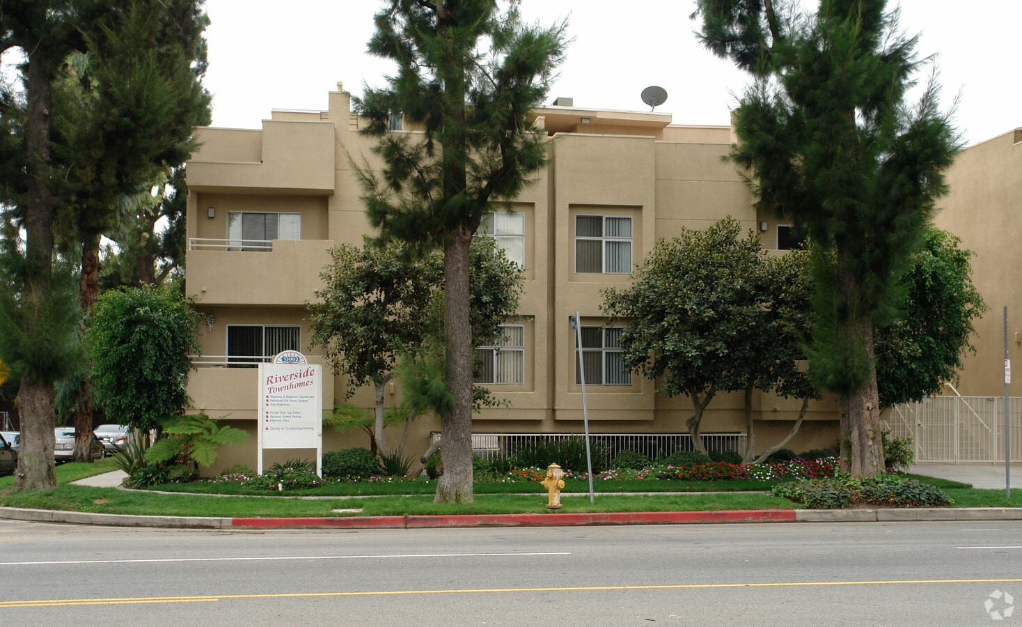 Photo - 13002 Riverside Dr Apartments