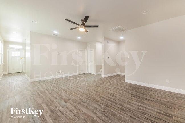 Photo - 4030 Vineyard Dr