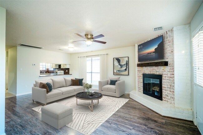 Photo - 512 Birdsong Dr