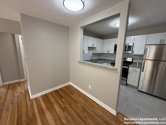 Photo - 268 Grove St Unit 2