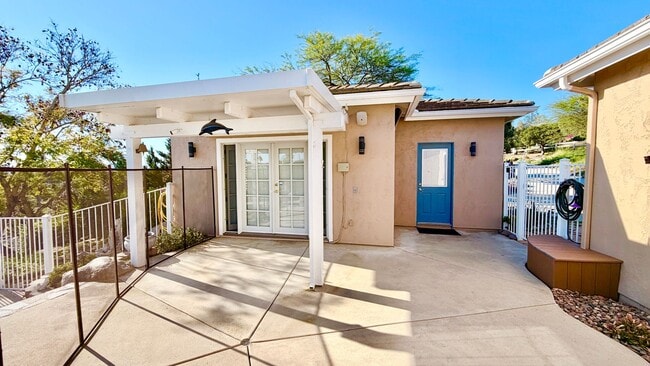 Photo - Darling Stand Alone & Detached Open Studio Layout Guest Home unit on Private Country Property in ...