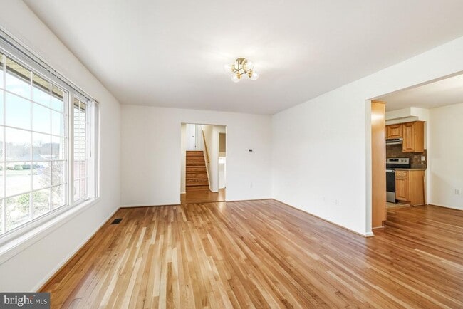 Photo - 18724 Bloomfield Rd