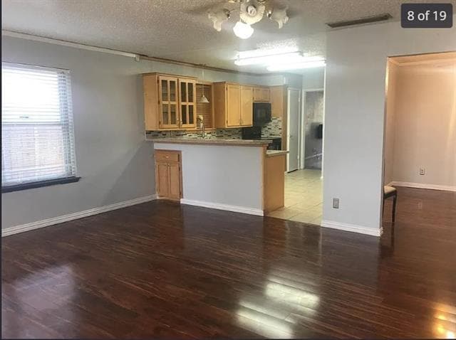 Photo - 210 Nettletree St