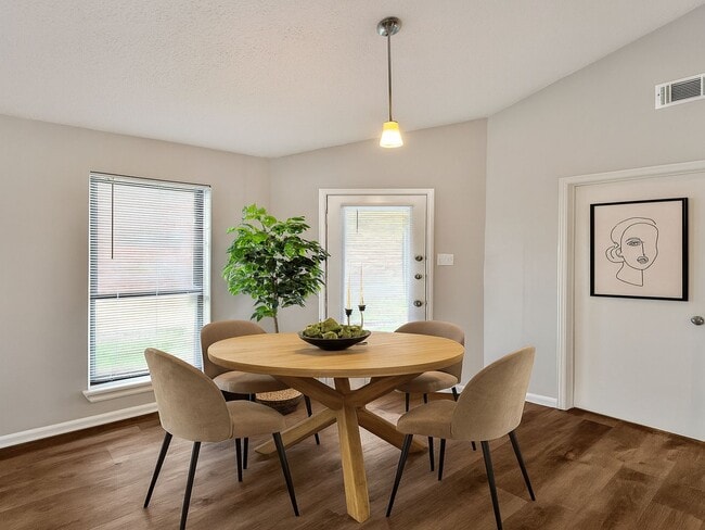 Photo - Charming 3-Bed, 2-Bath Home in Lewisville ...