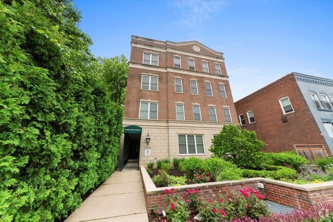 Building Photo - 2500 Green Bay Rd Rental
