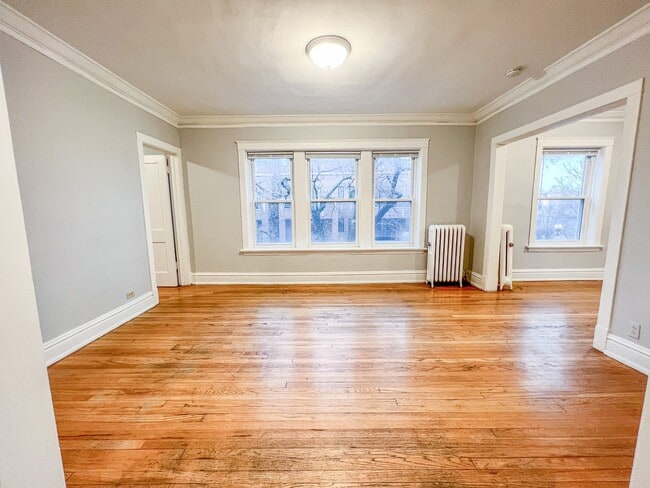 Building Photo - 3953 N Hoyne Ave Unit 2