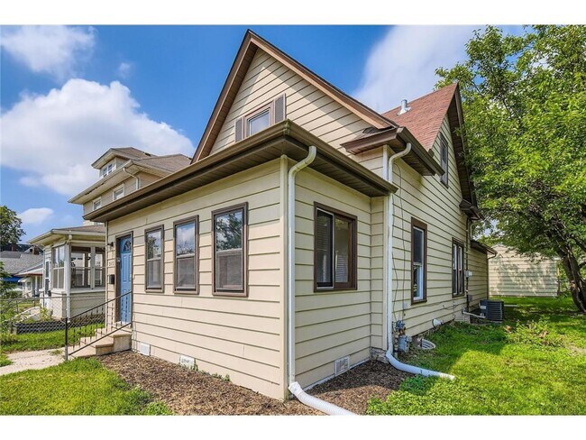 Photo - 915 Fuller Ave