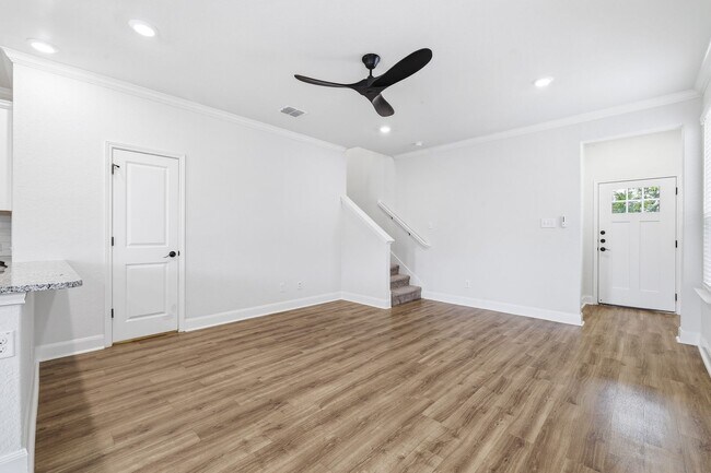 Photo - 10310 Lynwood Branch Unit 102