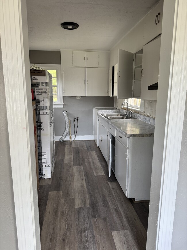 Photo - 611 E 19th St