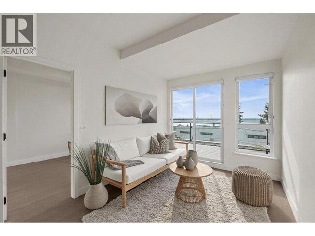 Photo - 422 E 3rd St Unité 553