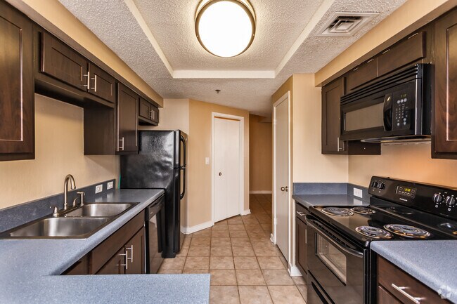 2BR, 2BA - 1541SF "The Plaza" Kitchen