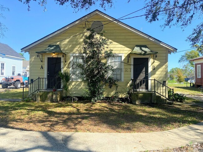 Building Photo - 709 Pryce Street Unit A Rental