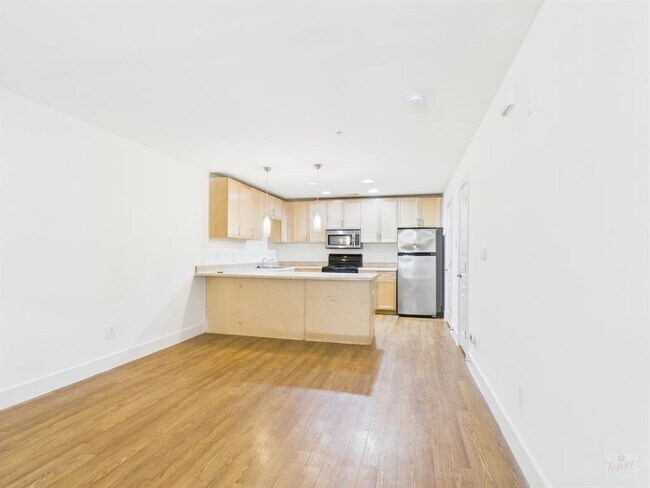 Photo - 711 W 32nd St Unidad 155