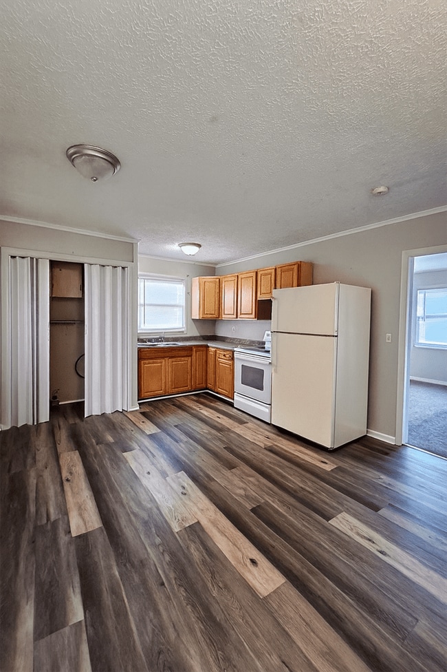 Photo - 4415 Thompson Dr