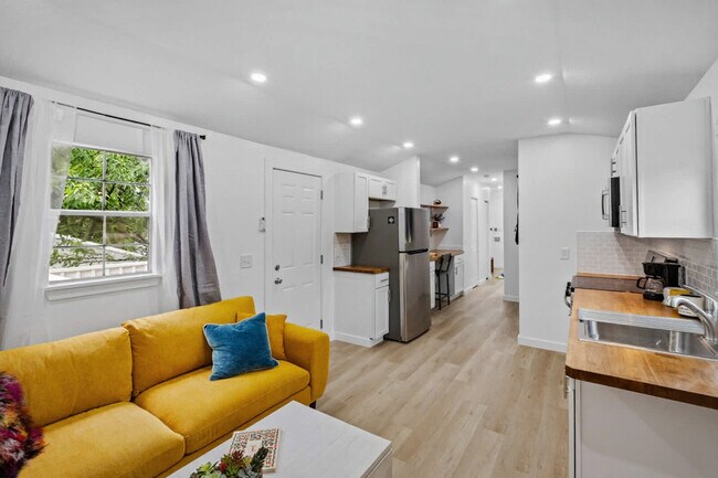 Photo - 403 E Roller Ave Unit SI ID1520943P