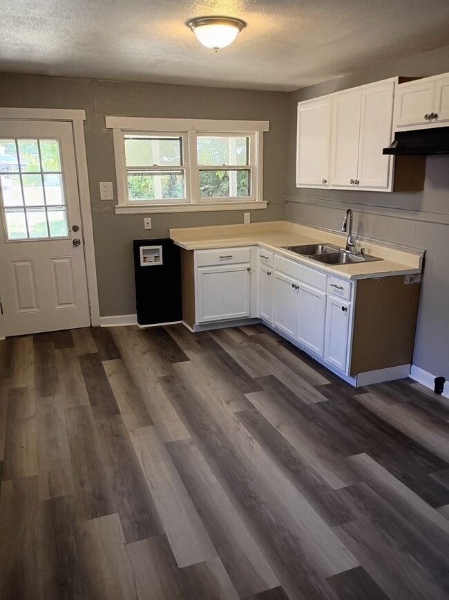 Photo - Nice 2 bed/1 bath, Central Air conditionin...