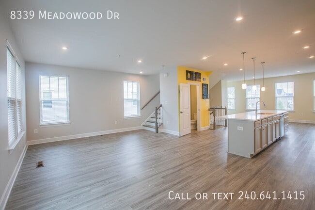 Photo - 8339 Meadowood Dr