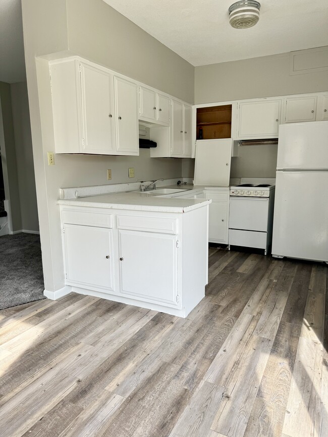 Photo - 1921 E 33rd St