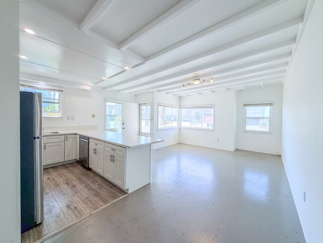 Photo - 2 Bed 1 Bath Beach House | Inboard | Silve...