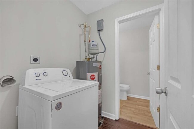 Photo - 1948 Detroit Ave NW