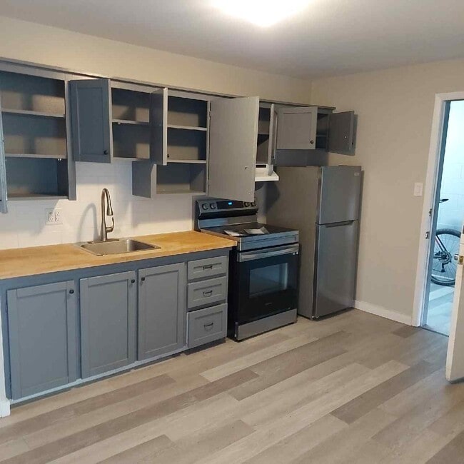 Photo - 21 McKenzie Ave Unit 9