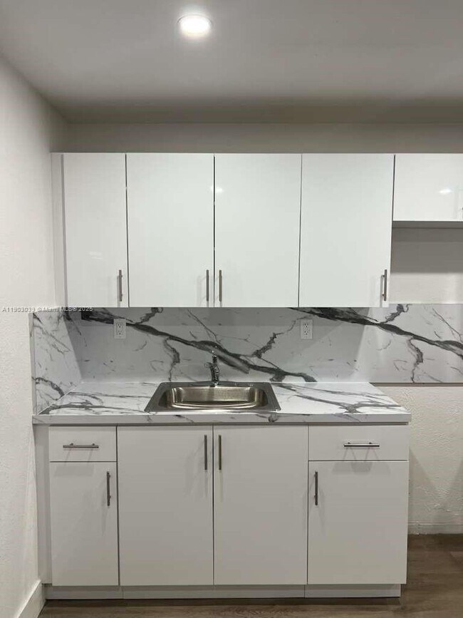 Photo - 1236 NW 4th Ave Unidad 2