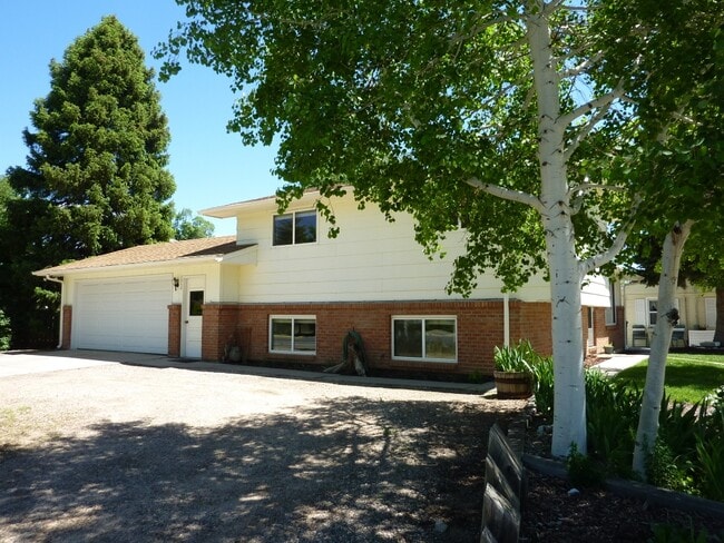 1510 N Garfield Ave Unit 1510 N Garfield-Main house