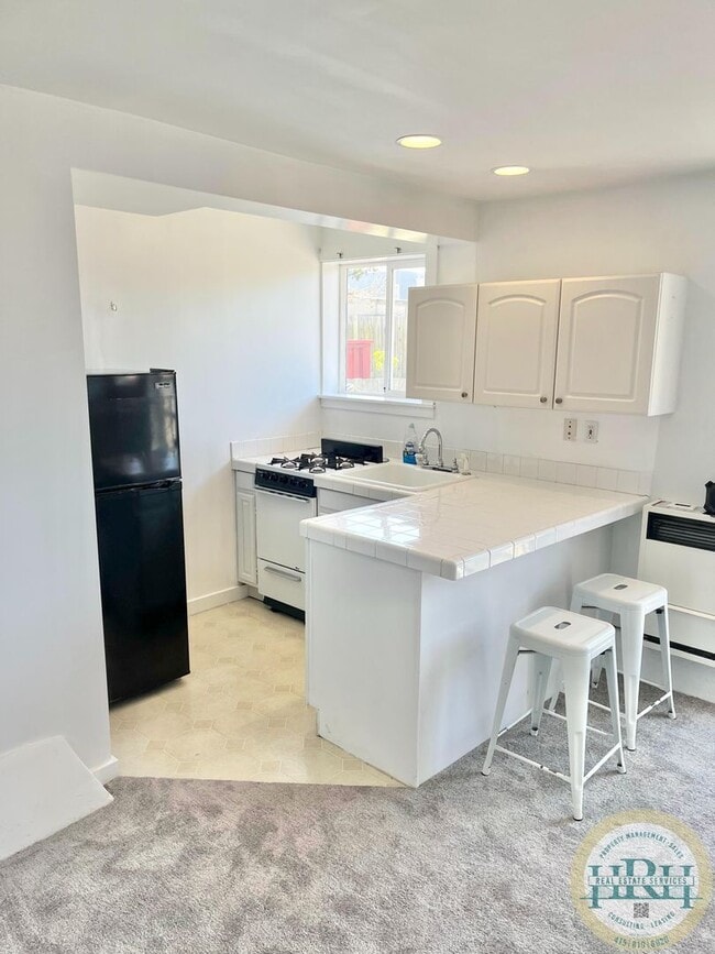 Photo - Charming Studio Nestled in the Heart of the Sunset District Unit Lower