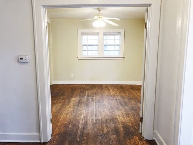 Photo - 323 S Eagleson Ave Unit 1