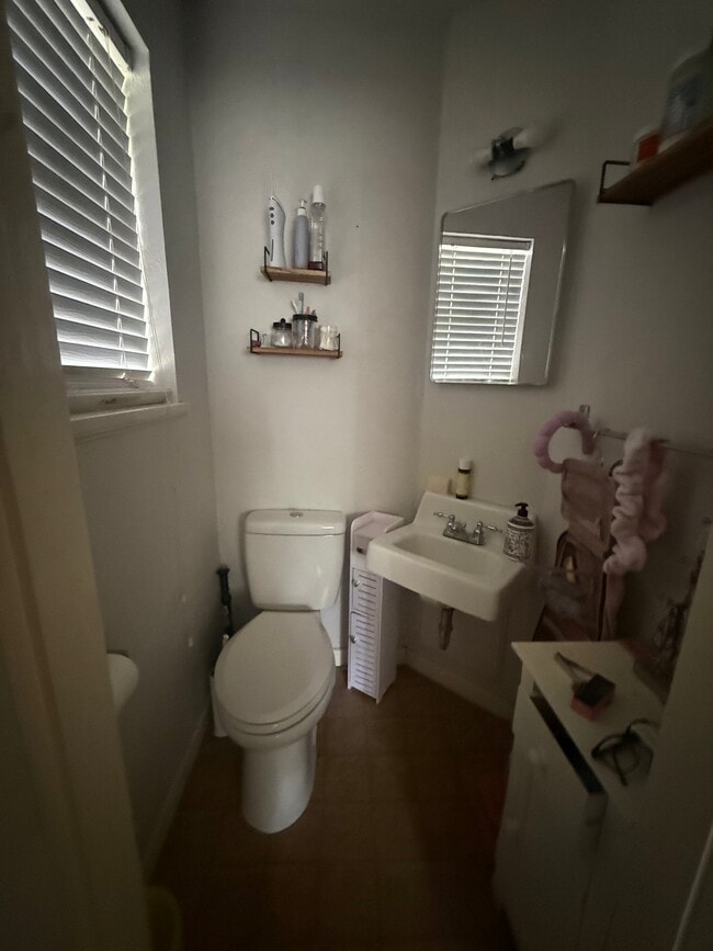 Photo - 924 W Sloan St