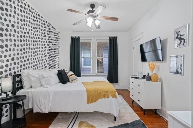 Photo - 2036 Linden Ave