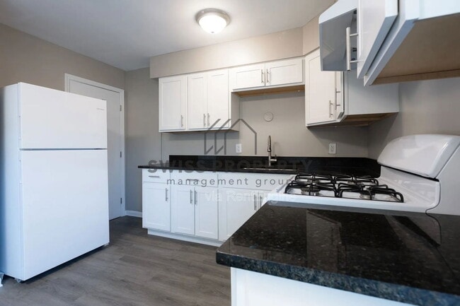 Photo - 892 N Meadows Ct