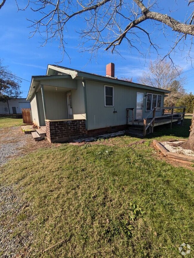 Building Photo - 3BD/1.5 Single Family Home in Conover