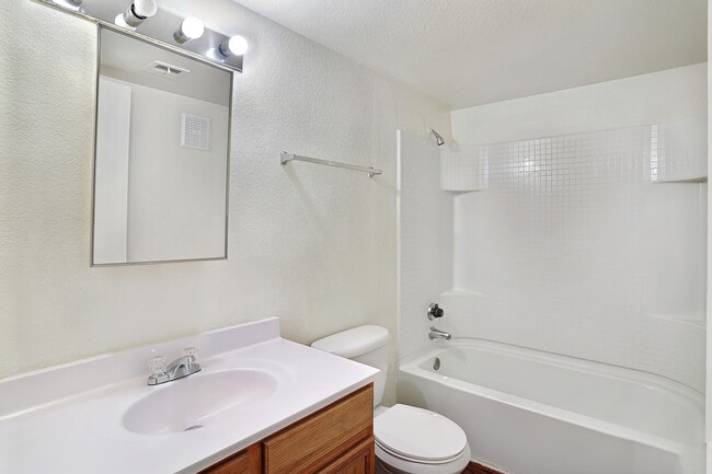 Foothills Court Apartments