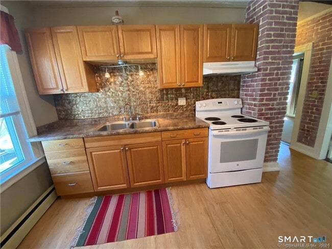 Photo - 114 Nooks Hill Rd