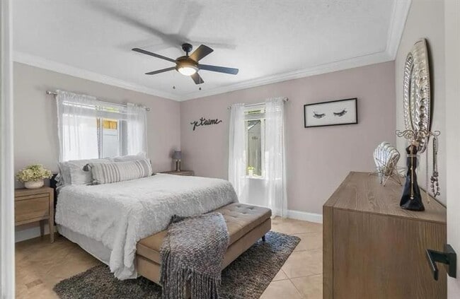Photo - 719 NE 20th Ave